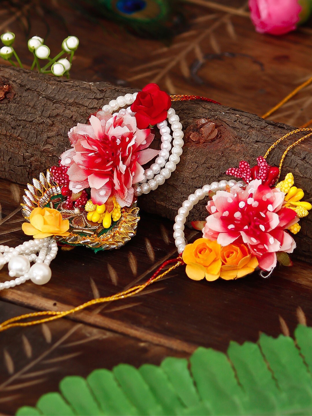 

eCraftIndia Unisex Floral Rakhi, Gold