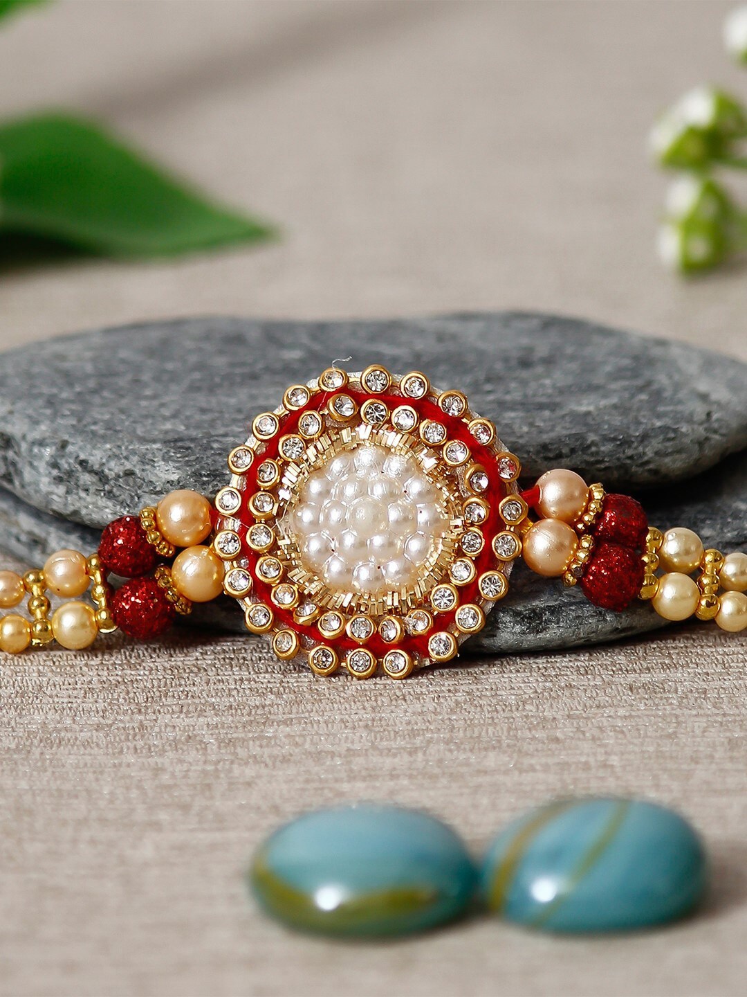 

eCraftIndia Gold-Toned & Red Rakhi Gift Set