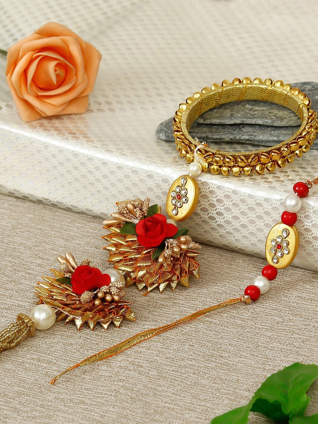 

eCraftIndia Gold-Toned & Red Studded Bhaiya Bhabhi Rakhi Set