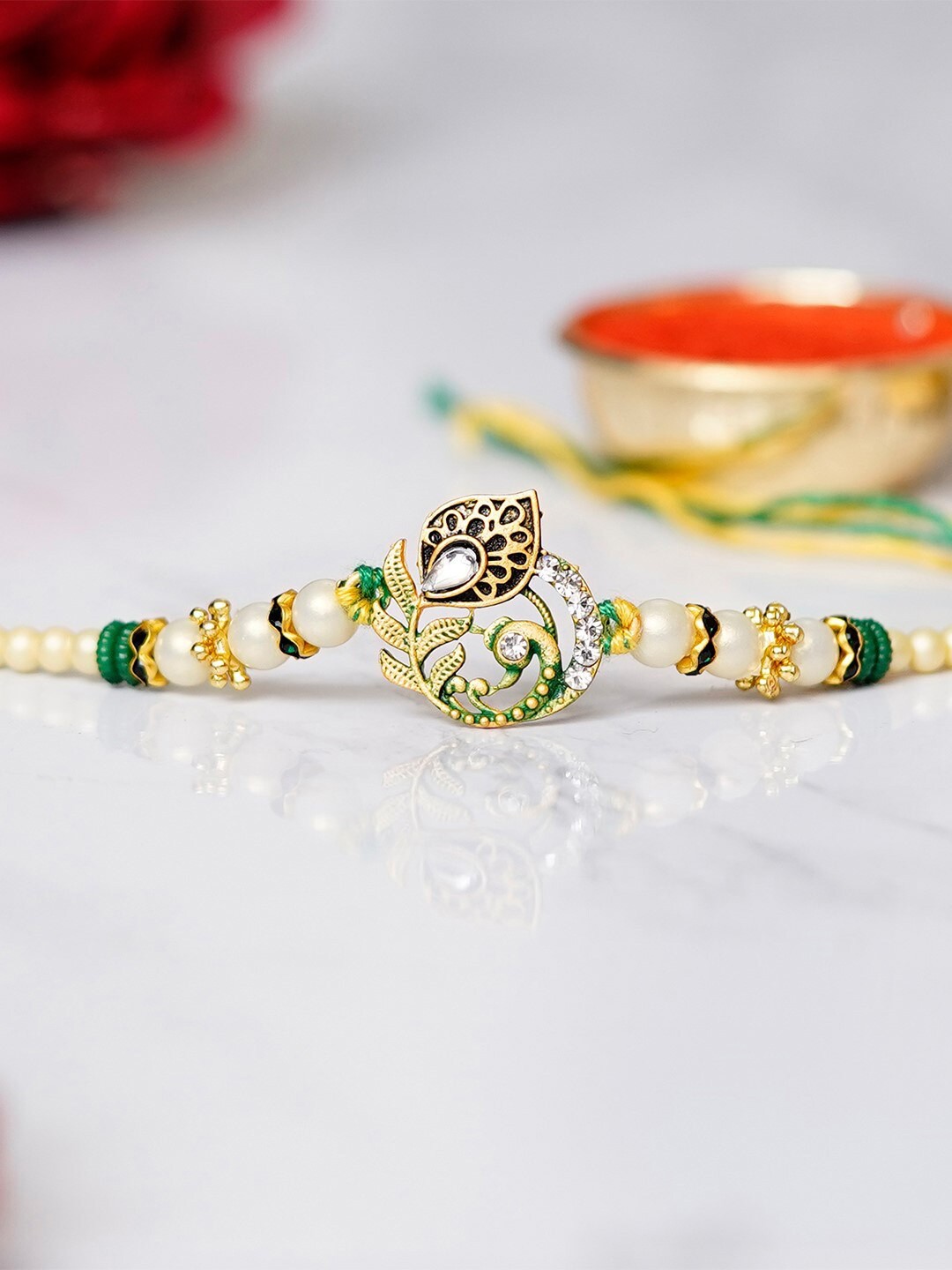 

eCraftIndia Gold-Toned & Green Rakhi Gift Set