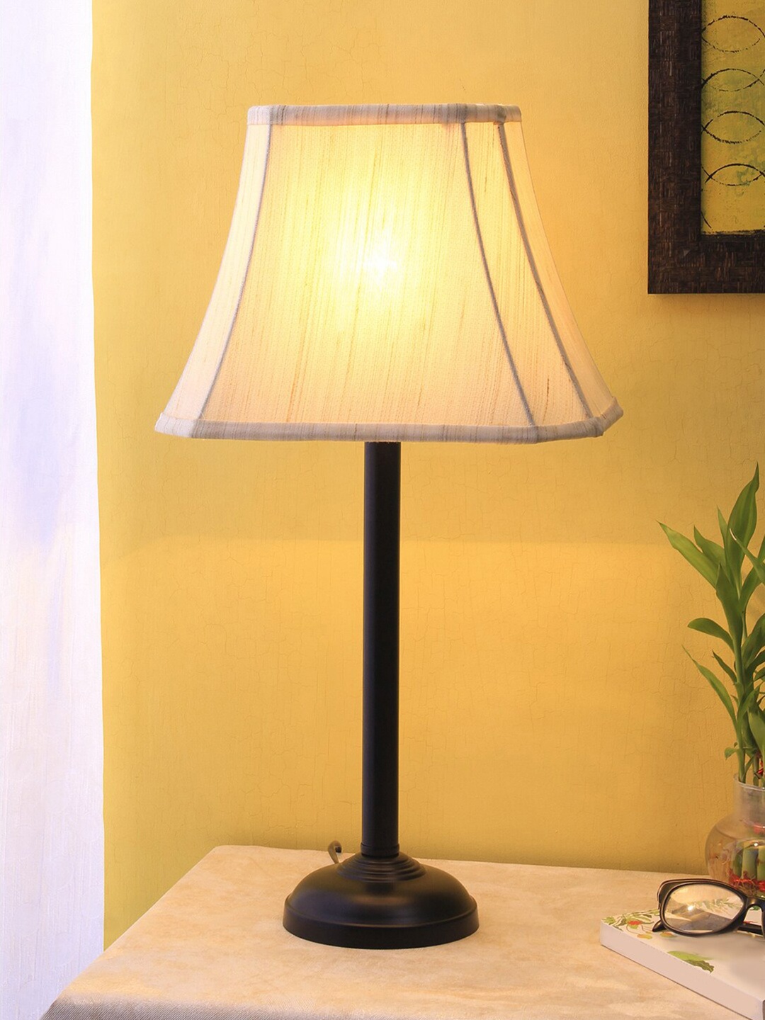 

Devansh Off White & Black Traditional Small Pipe Wrought Iron Table Lamp with Shade