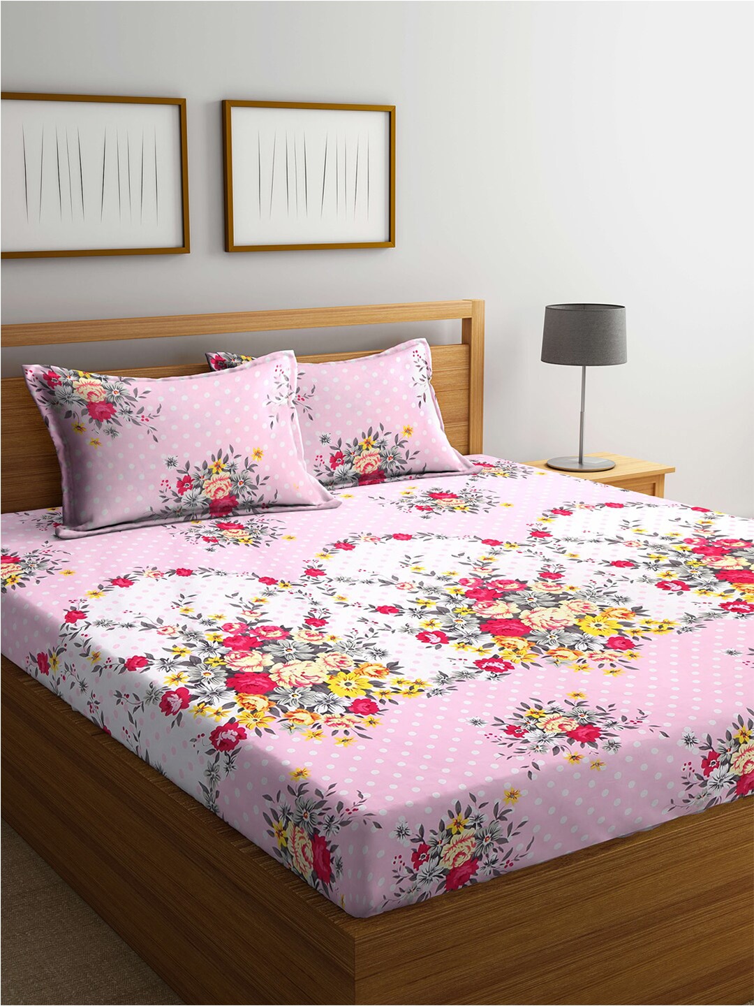 

KLOTTHE Pink & White Floral 210 TC King Bedsheet with 2 Pillow Covers