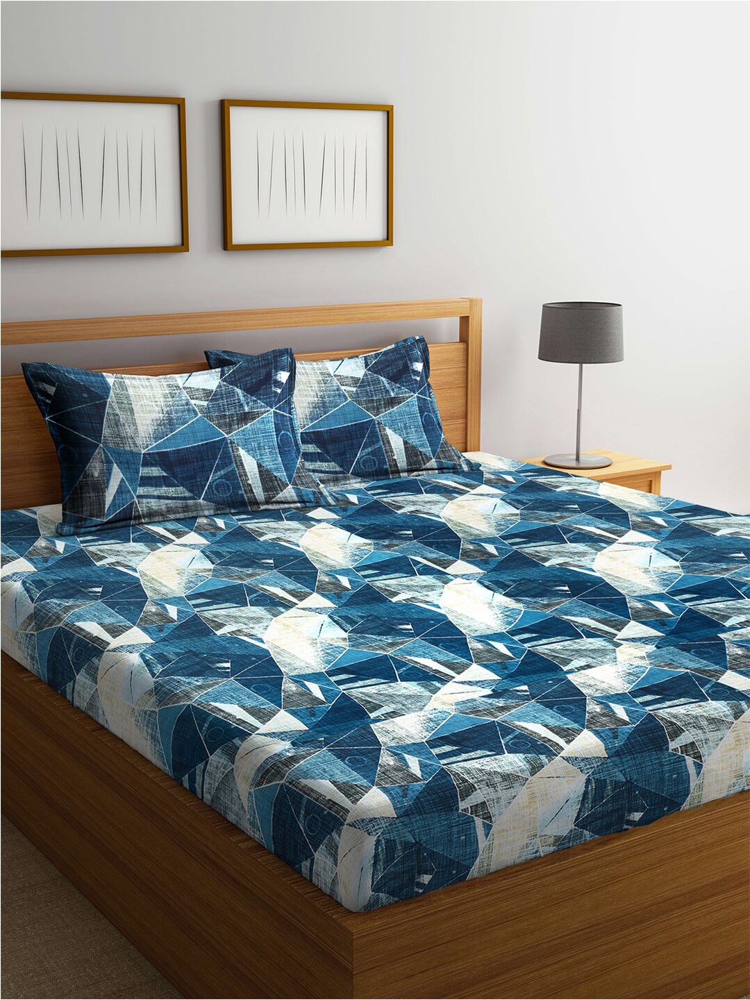 

KLOTTHE Blue & White 210 TC King Bedsheet with 2 Pillow Covers