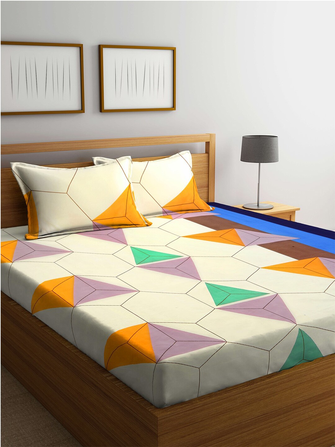 

KLOTTHE Off White & Purple Geometric 210 TC Queen Bedsheet with 2 Pillow Covers