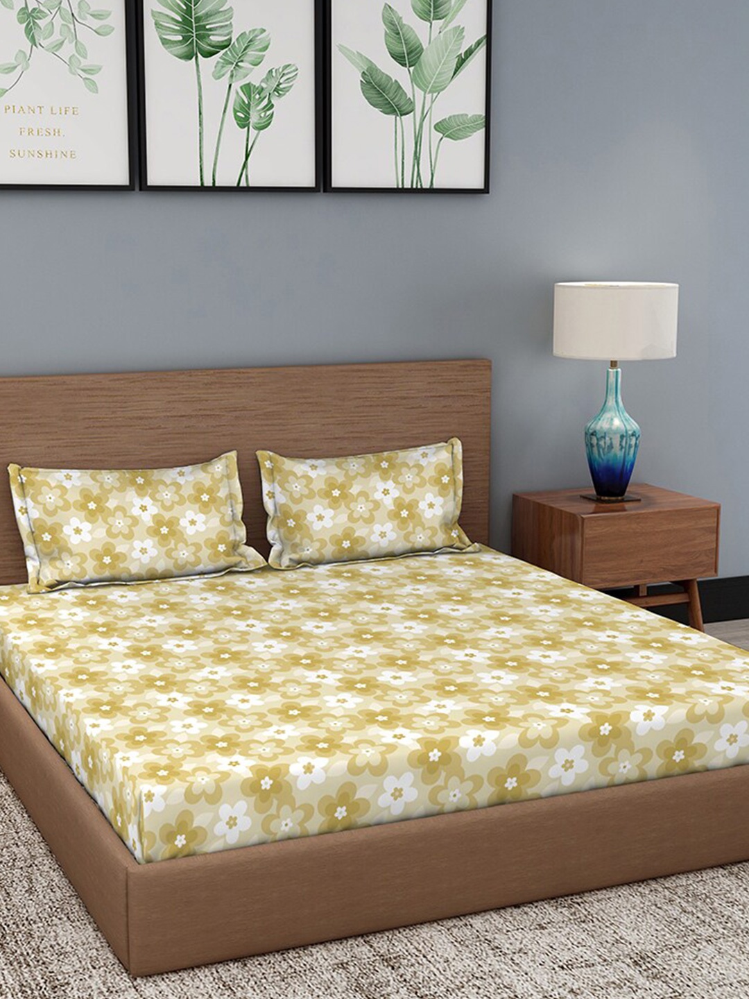 

Duroflex Beige & White Floral 104 TC Queen Bedsheet with 2 Pillow Covers