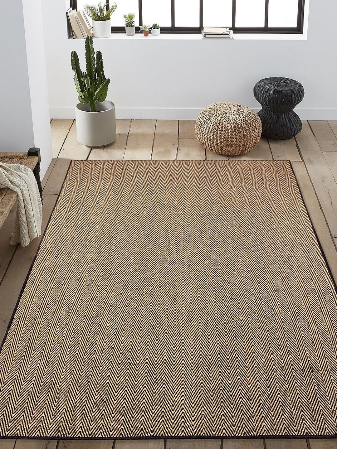 

Saral Home Black & Tan Brown Geometric Modern Carpet