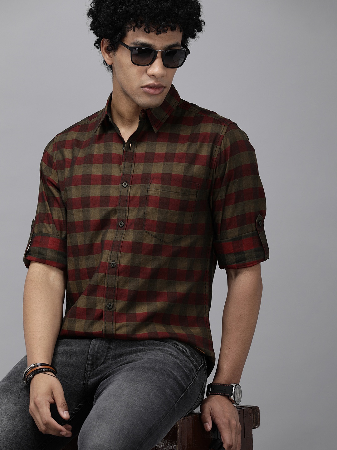 

Roadster Men Maroon & Khaki Buffalo Checks Opaque Checked Casual Shirt