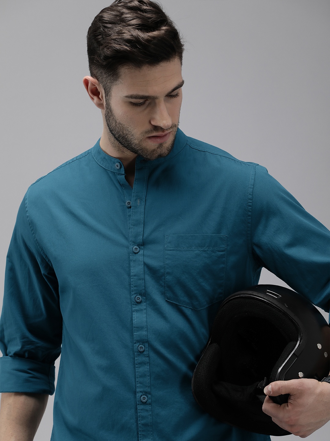 

Roadster Men Blue Solid Pure Cotton Casual Shirt