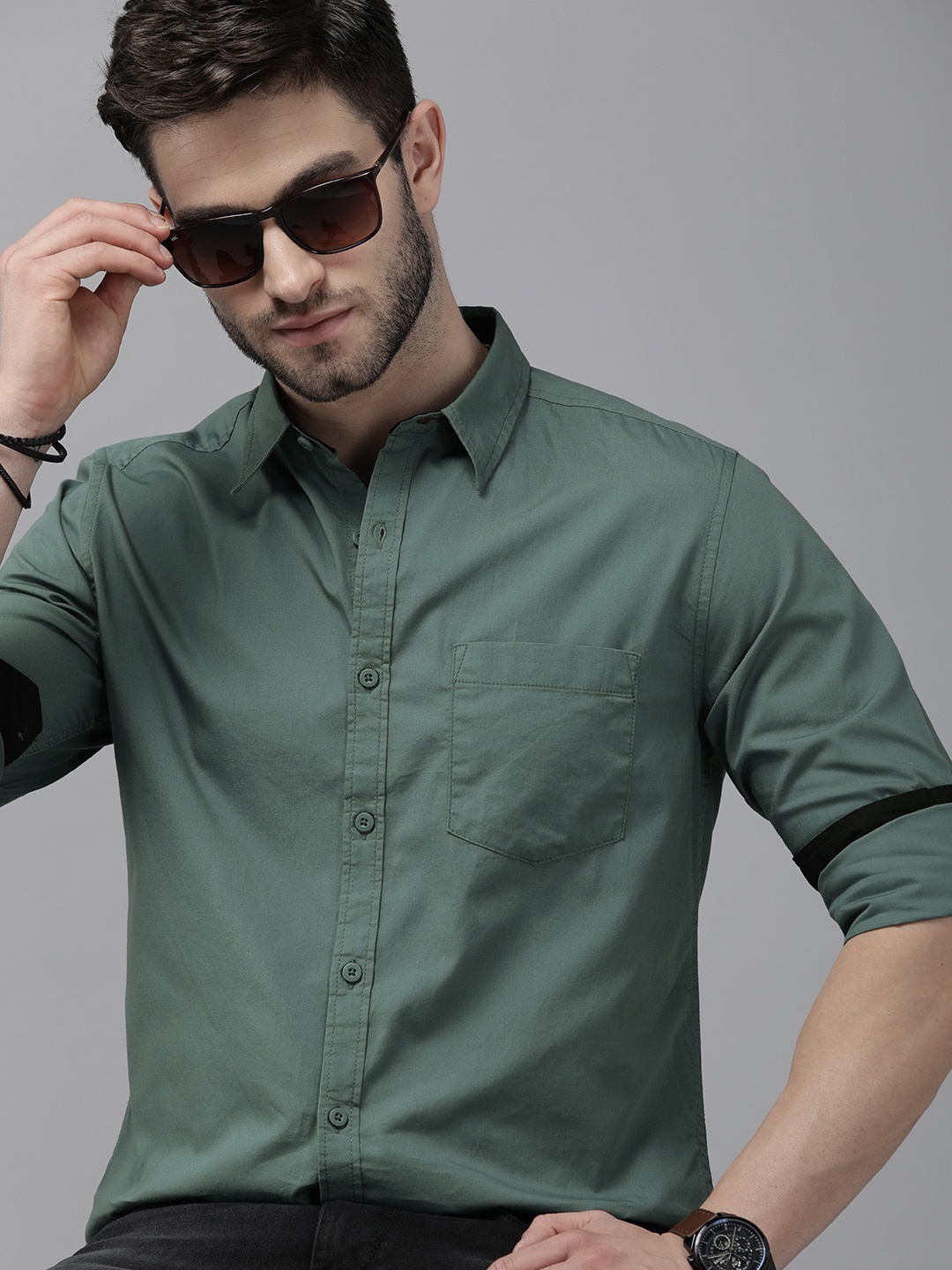 

Roadster Men Green Solid Pure Cotton Casual Shirt