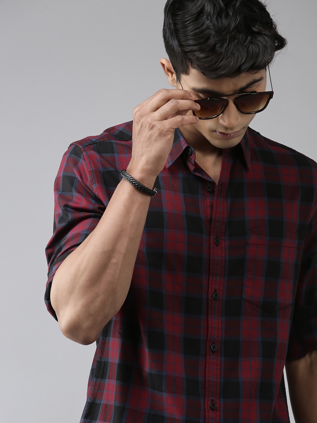 

Roadster Men Maroon And Black Checked Regular Fit Pure Cotton Casual Shirt
