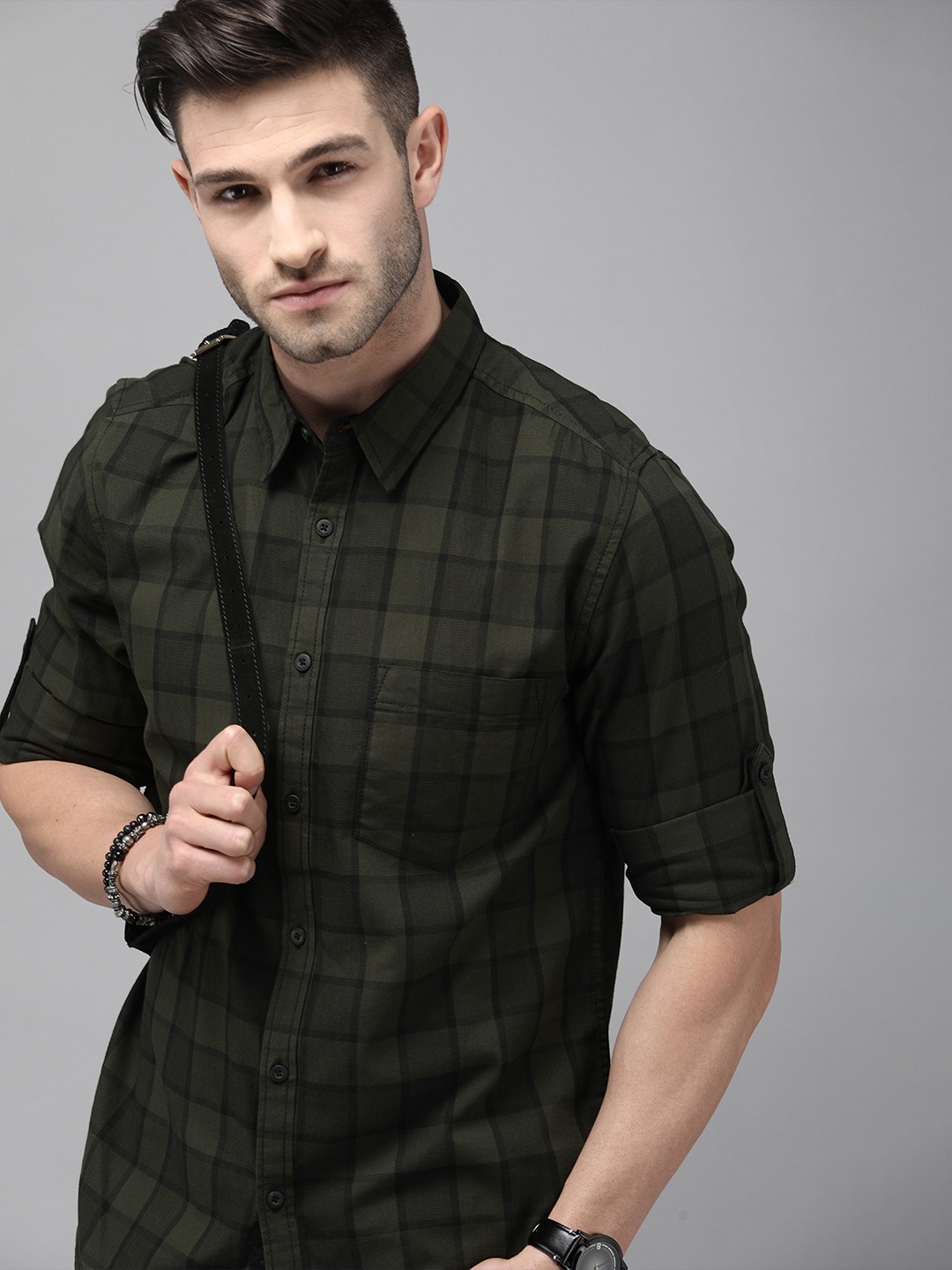 

Roadster Men Olive Green & Black Checked Pure Cotton Casual Shirt