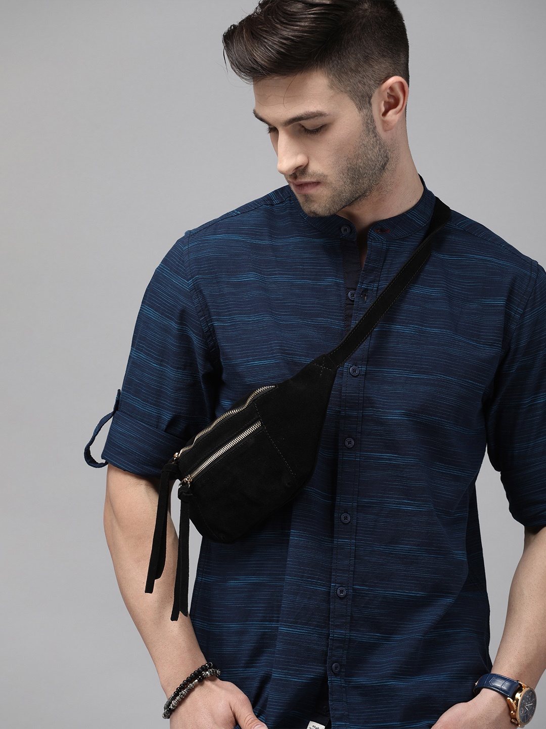 

Roadster Men Navy Blue Horizontal Striped Pure Cotton Casual Shirt