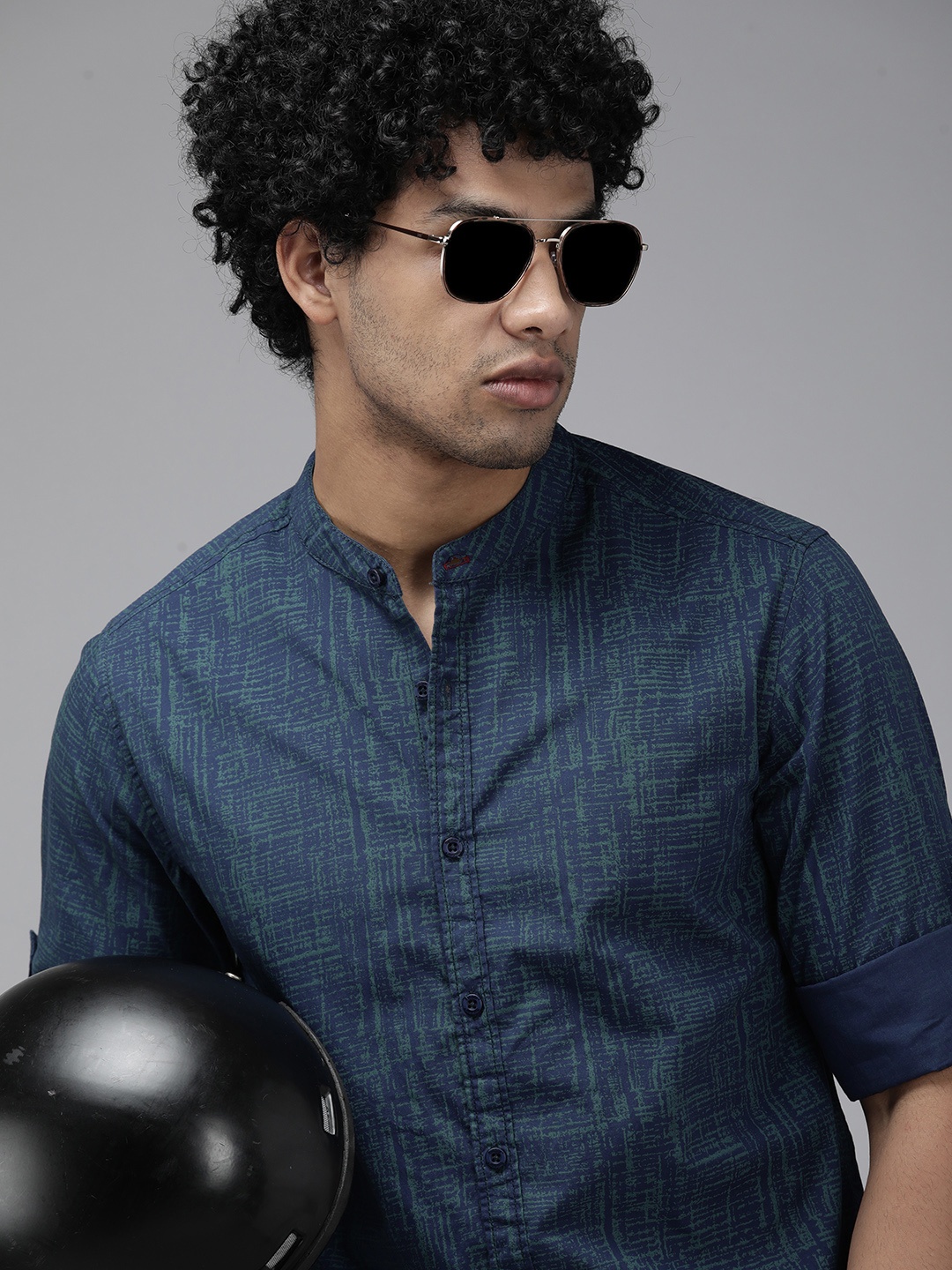 

Roadster Men Blue & Green Printed Sustainable Casual Shirt