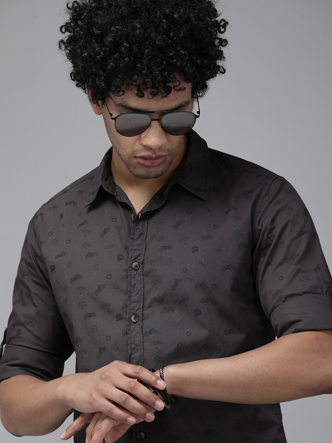 

Roadster Men Charcoal Grey Printed Casual Shirt