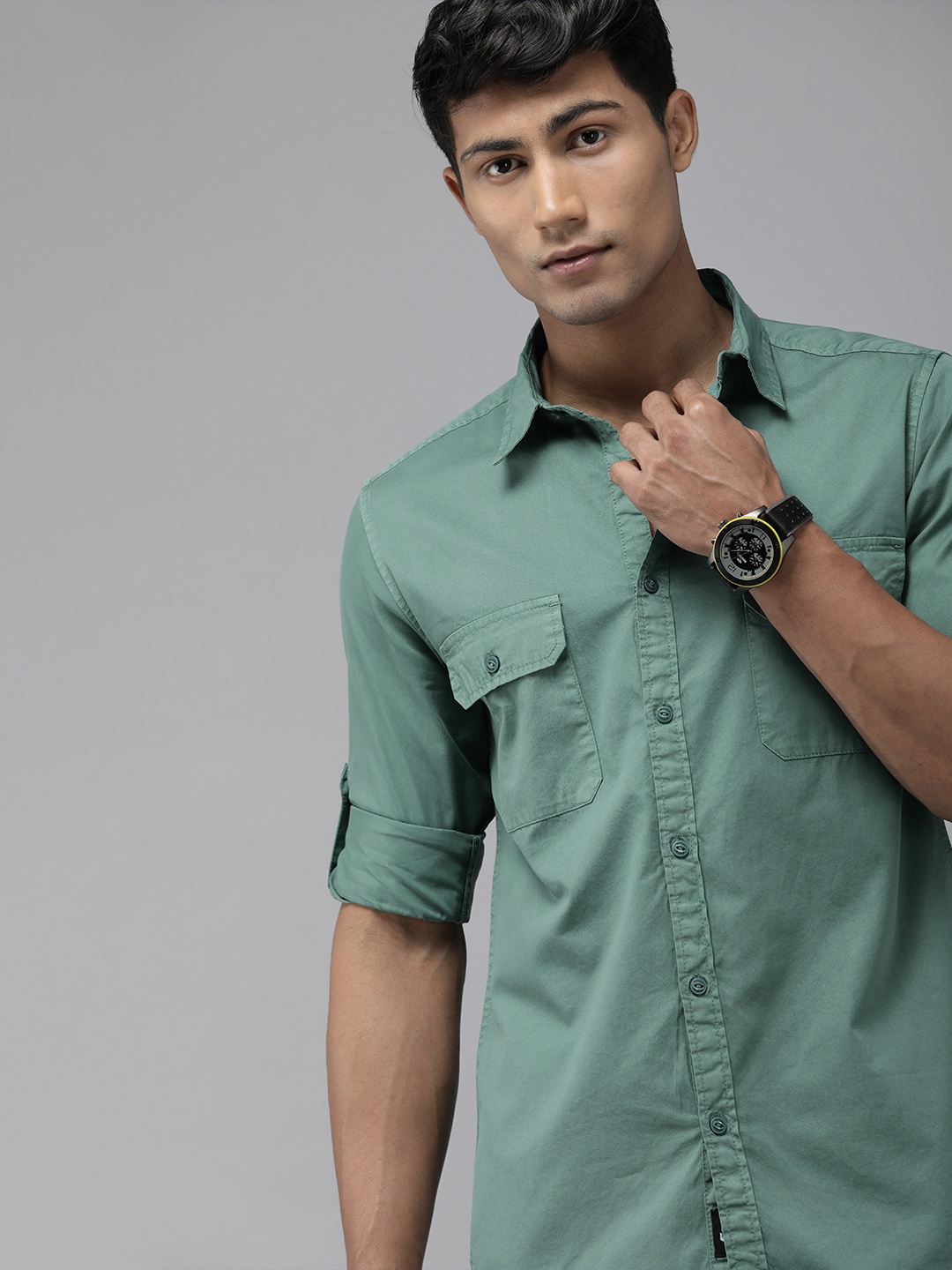 

Roadster Men Green Solid Pure Cotton Casual Shirt