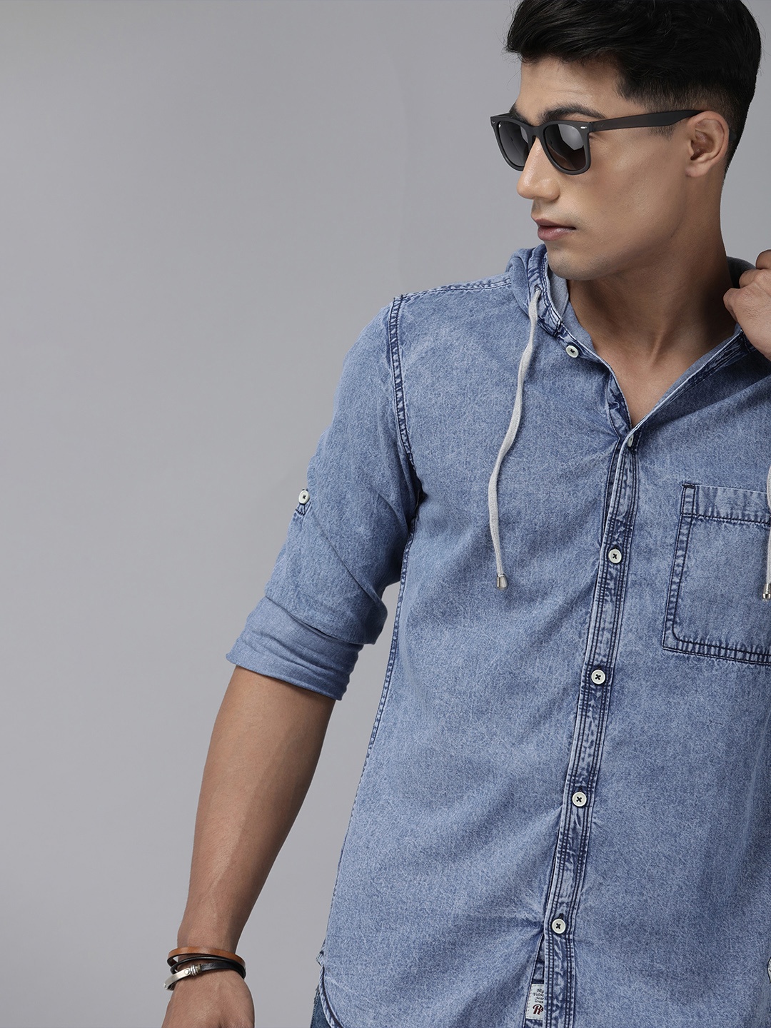 

Roadster Men Blue Solid Slim Fit Casual Shirt