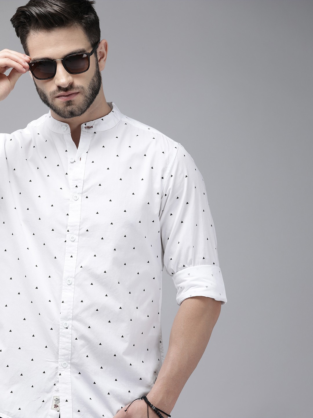 

Roadster Men White & Black Slim Fit Printed Sustainable Casual Shirt
