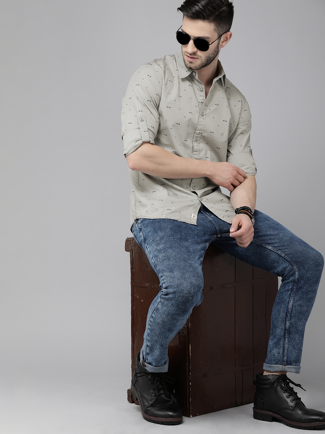 

Roadster Men Grey Conversational Printed Casual Shirt