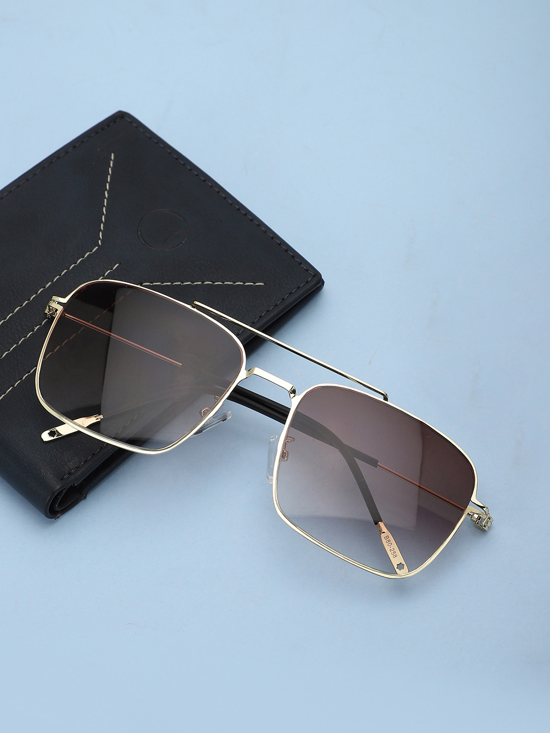 

Carlton London Women Brown Lens & Gold-Toned Rectangle Sunglasses with UV Protected Lens