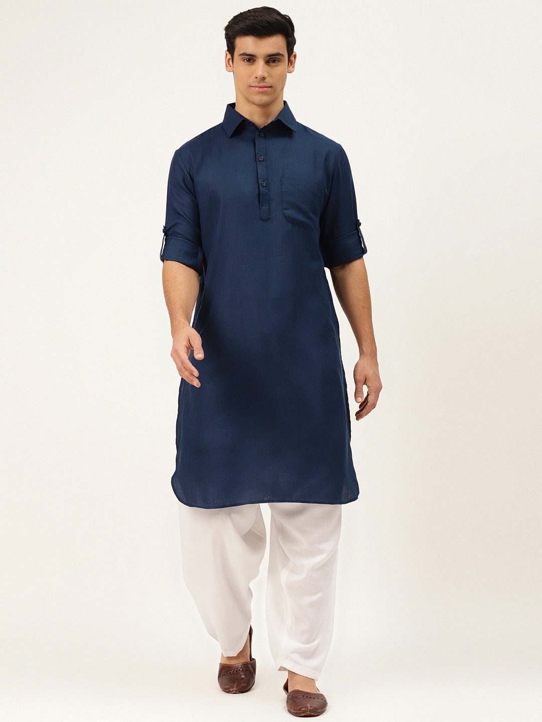 

Molly & Michel Men Navy Blue & White Solid Regular Pure Cotton Kurta with Salwar