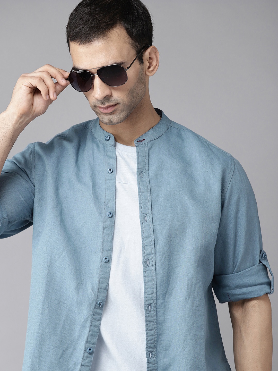 

Roadster Men Blue Linen Cotton Solid Casual Shirt