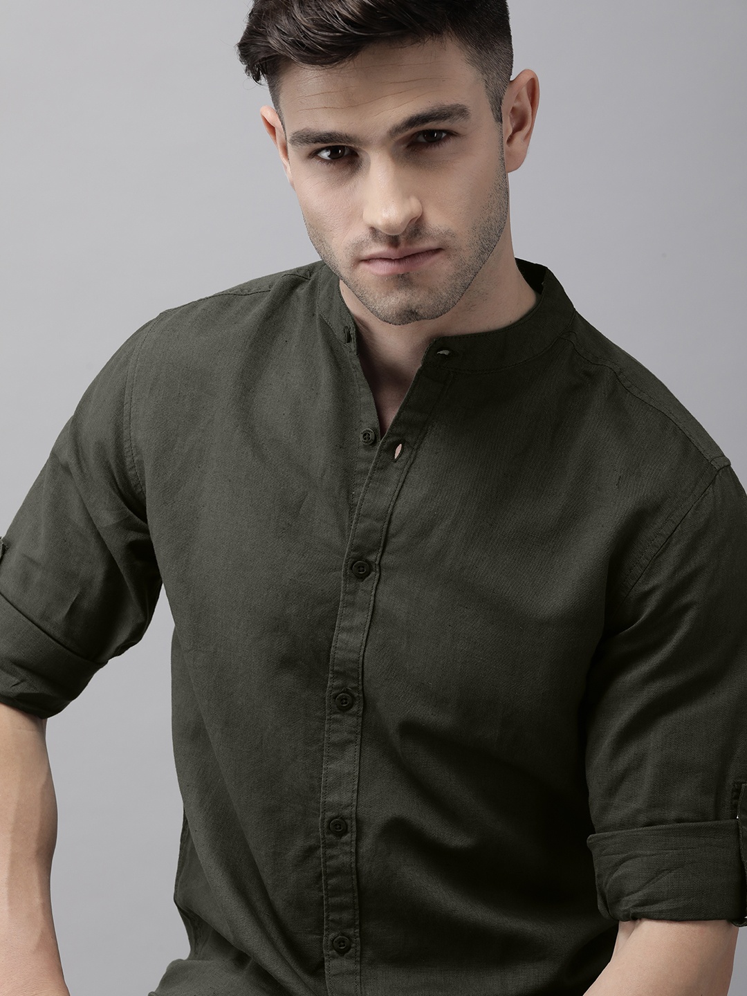

Roadster Men Olive Green Mandarin Collar Roll-Up Sleeves Casual Shirt
