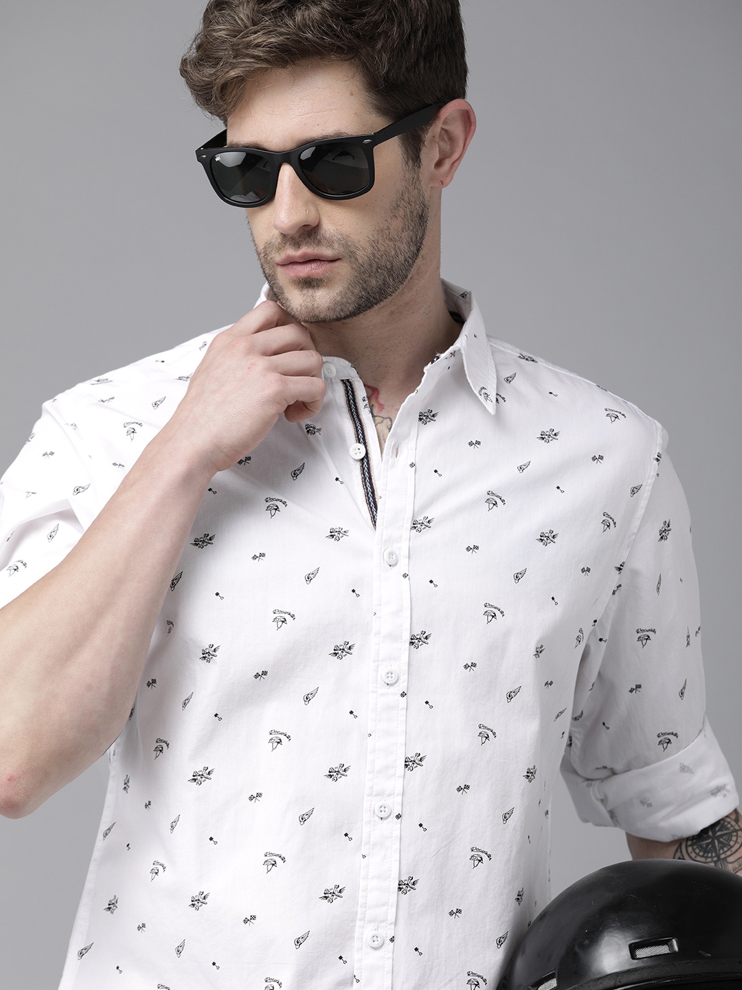 

Roadster Men White & Black Opaque Printed Pure Cotton Sustainable Casual Shirt