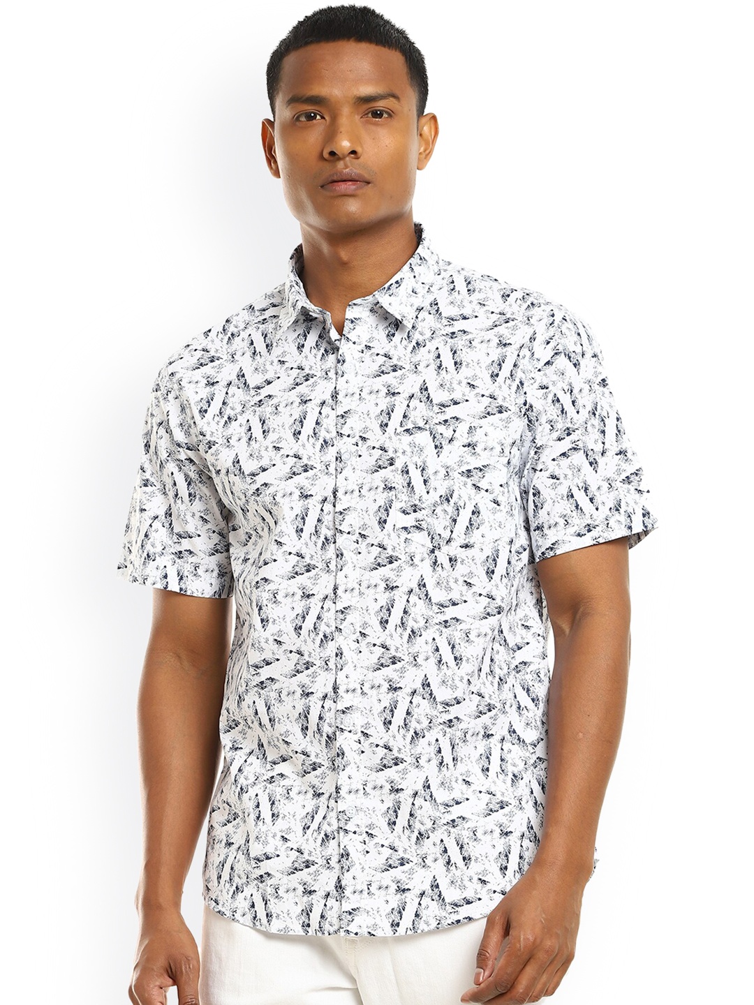 

Ruggers Men White Abstract Printed pure Cotton Casual Shirt