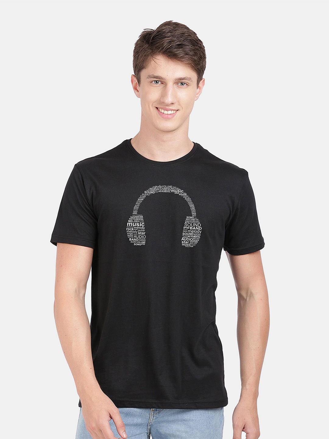 

MASH UNLIMITED Men Black & White Printed Slim Fit T-shirt