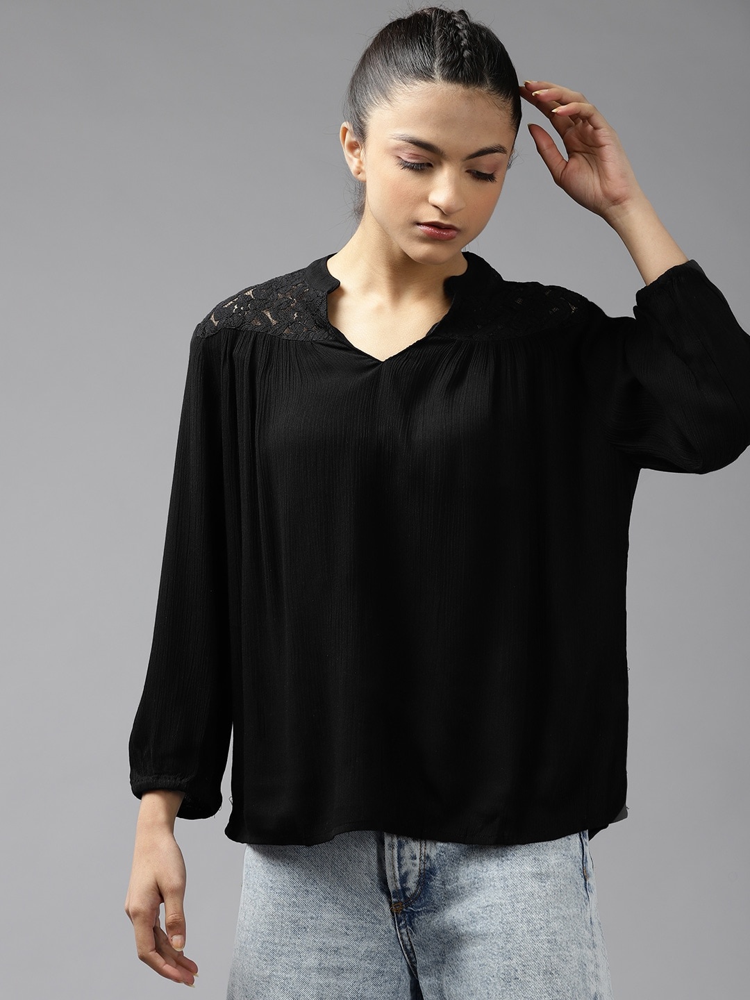 

UTH by Roadster Black Mandarin Collar A-Line Top