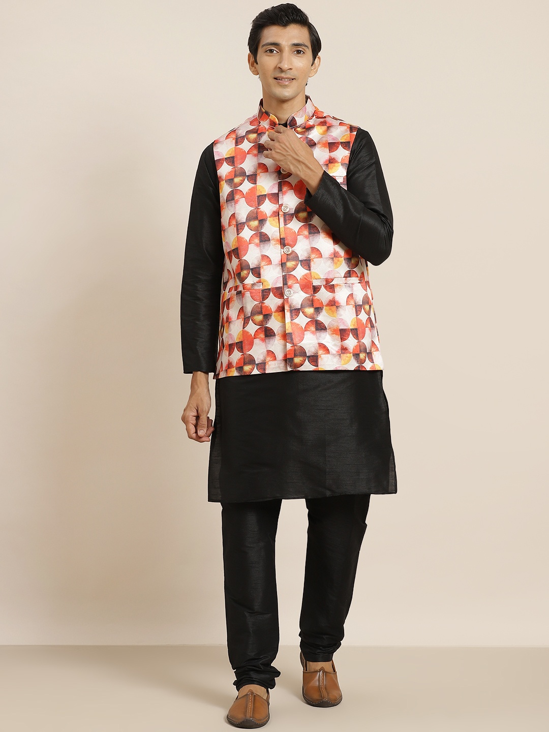 

SOJANYA Men Black Kurta with Churidar & Nehru Jacket