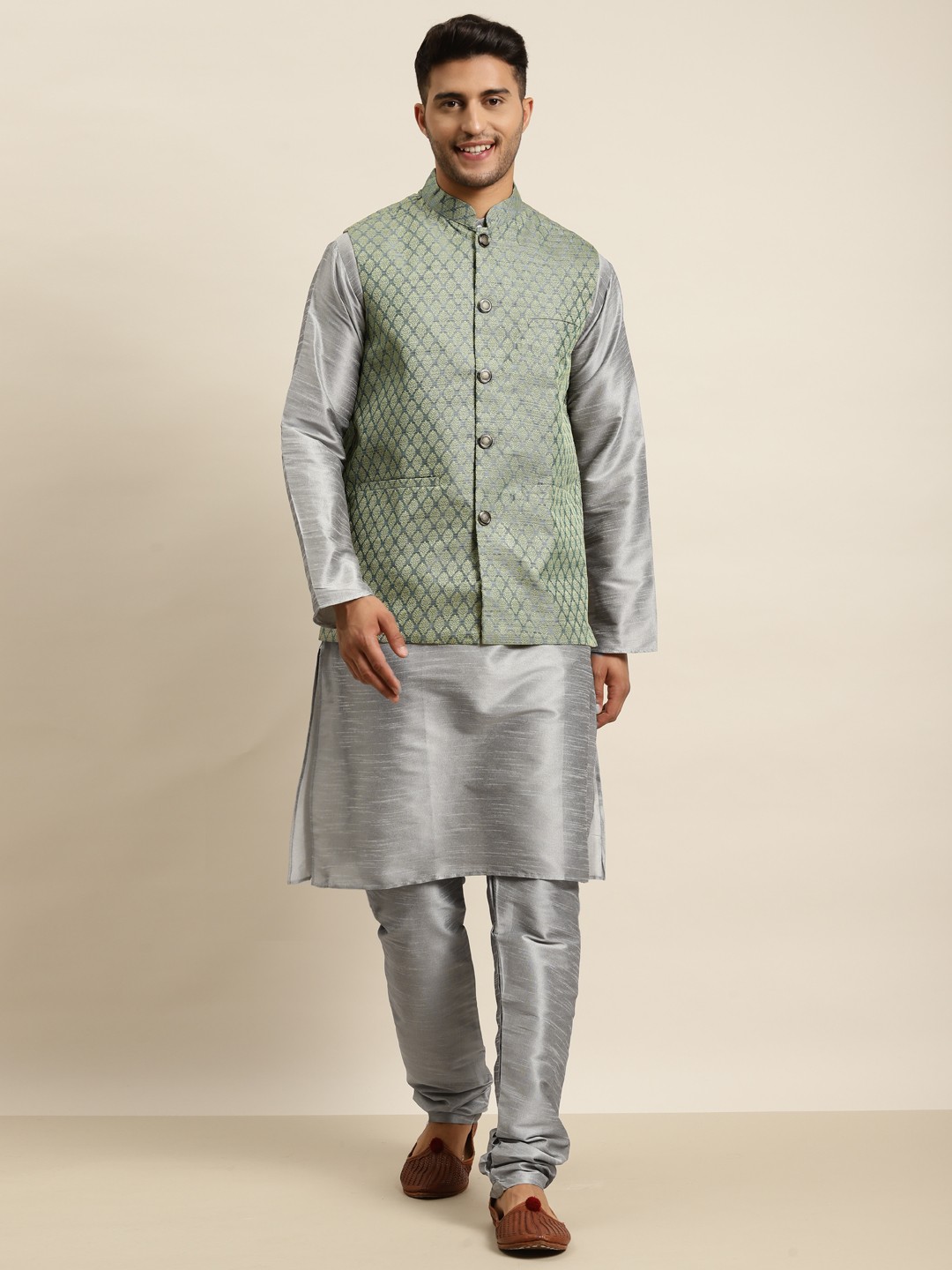 

SOJANYA Men Grey Solid Kurta with Churidar & Nehru Jacket