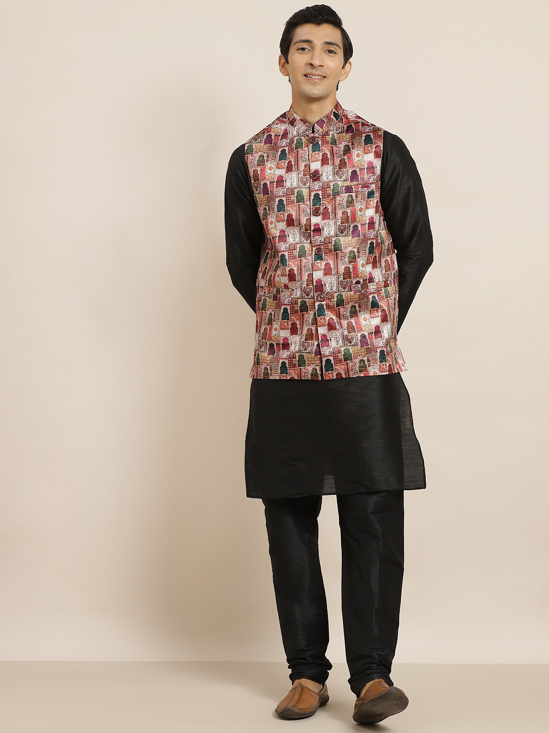 

SOJANYA Men Black Kurta with Churidar & Nehru Jacket