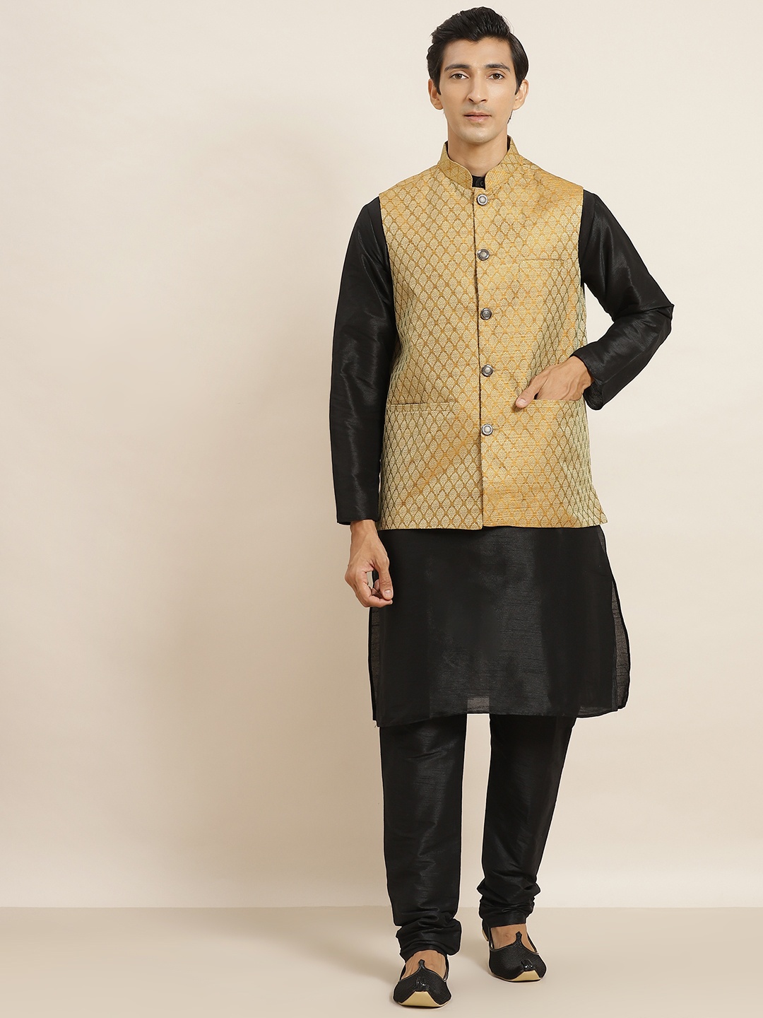 

SOJANYA Men Black Kurta with Churidar & Nehru Jacket