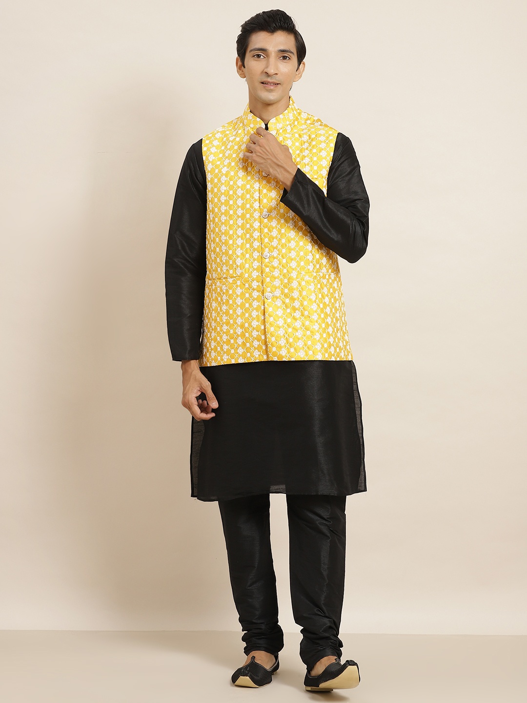 

SOJANYA Men Black Thread Work Kurta Set With Jacket