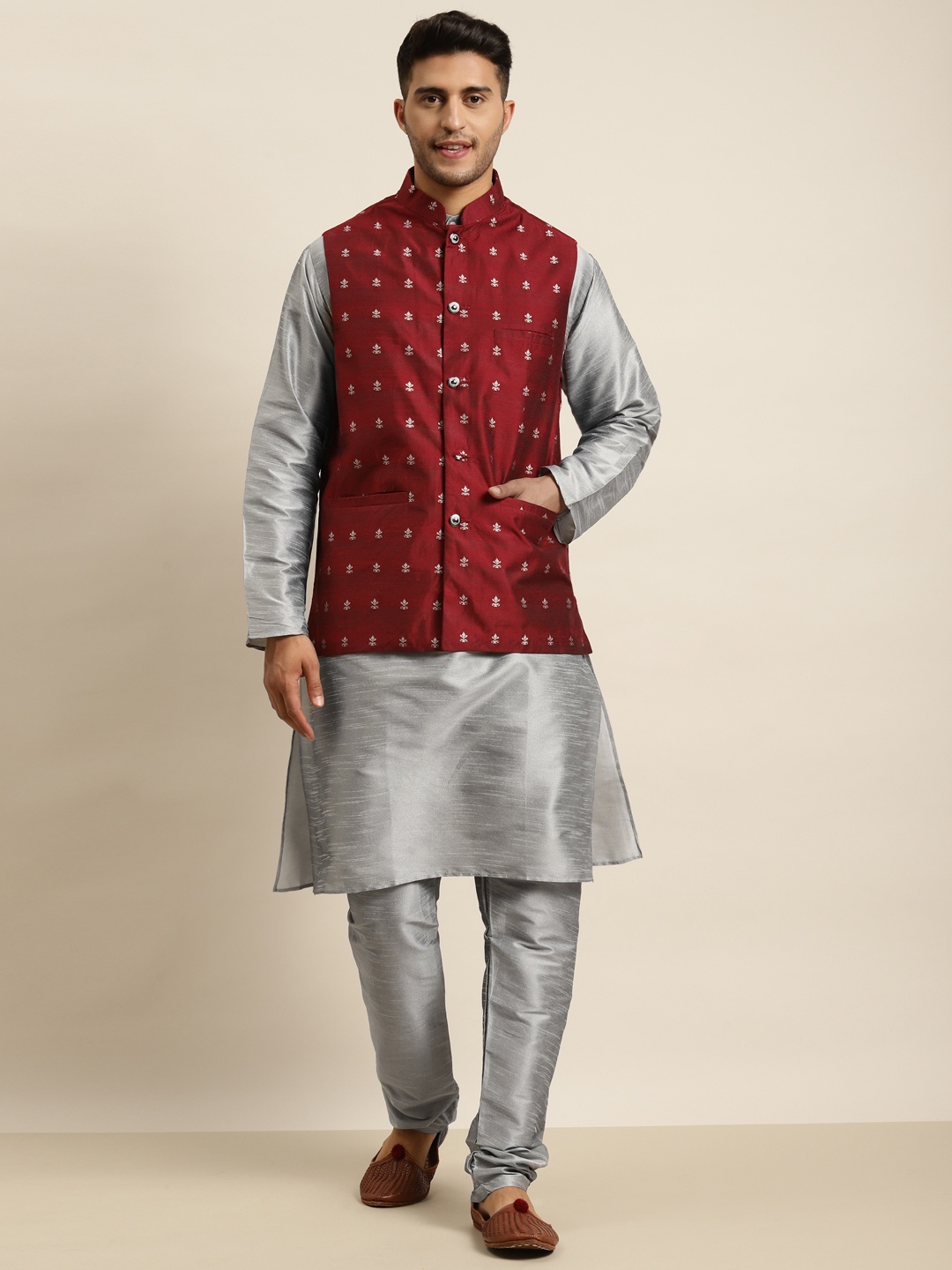 

SOJANYA Men Grey Solid Kurta with Churidar & Nehru Jacket