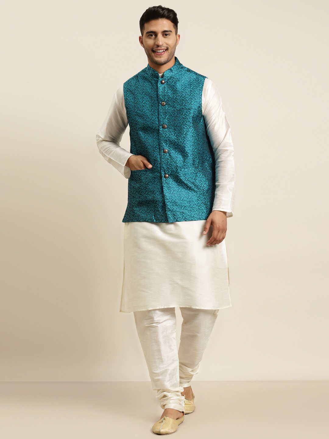

SOJANYA Men Off White Solid Kurta with Churidar & Nehru Jacket