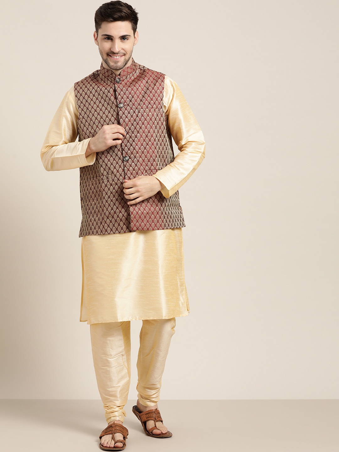 

SOJANYA Men Beige & Maroon Solid Jacquard Kurta with Churidar & Woven Design Nehru Jacket