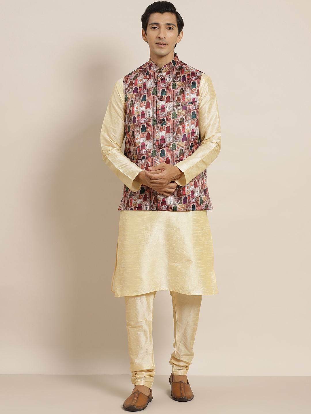 

SOJANYA Men Golden Kurta with Churidar & Nehru Jacket, Gold