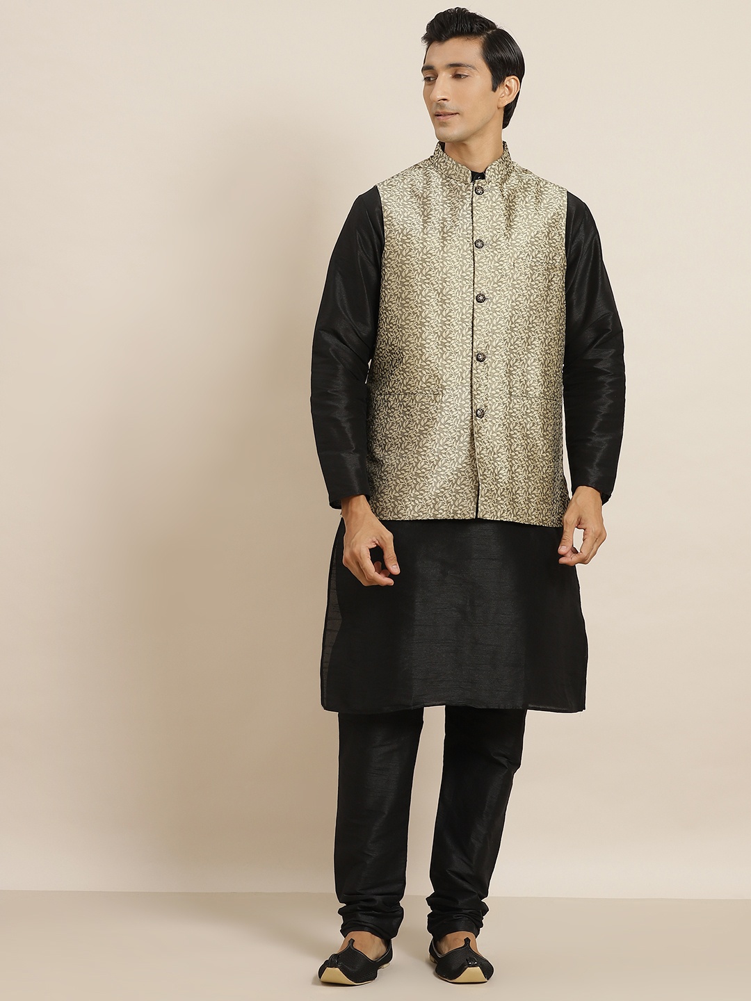 

SOJANYA Men Black Kurta with Churidar & Nehru Jacket