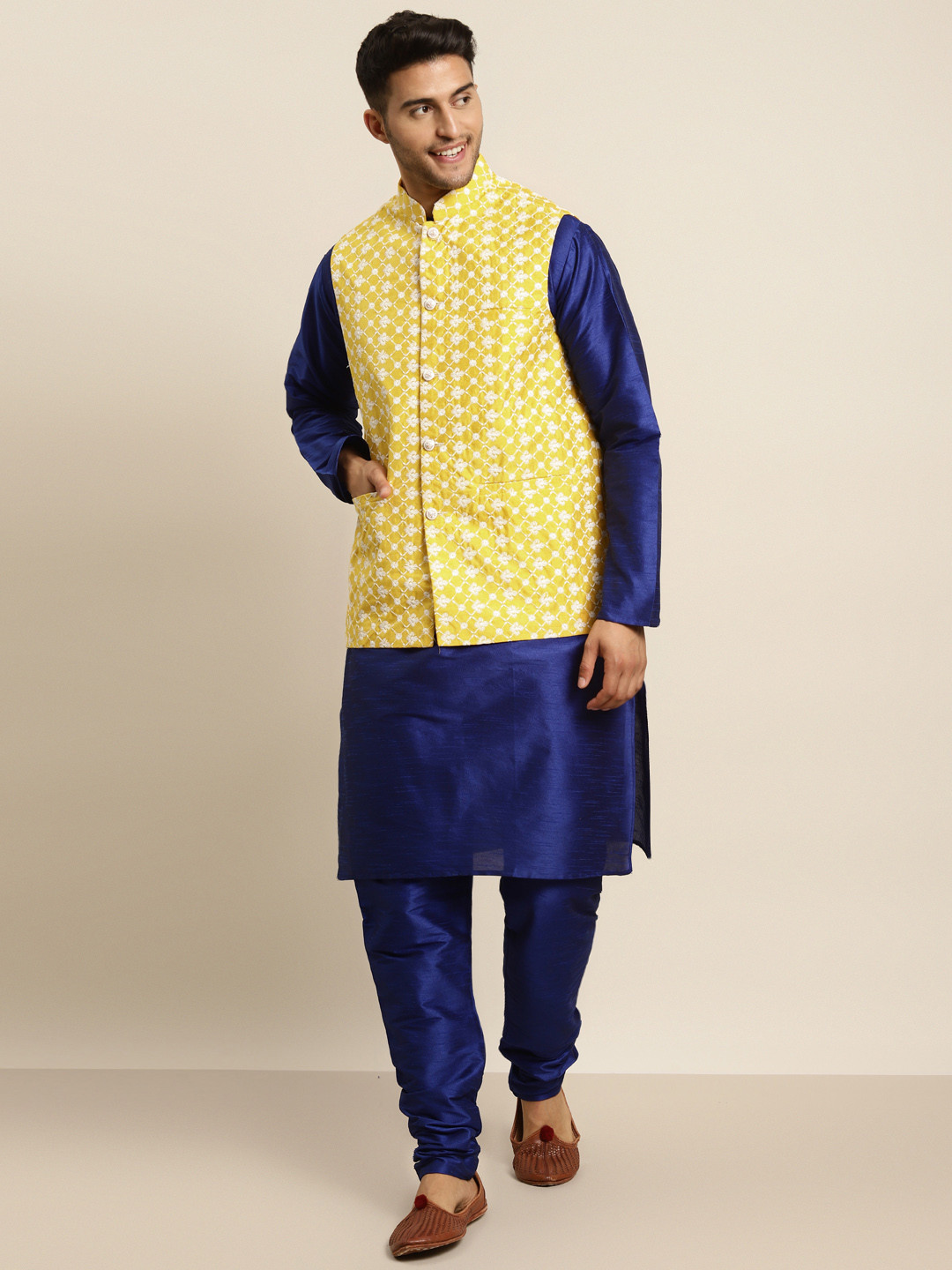 

SOJANYA Men Blue Solid Kurta with Churidar & Chikankari Nehru Jacket