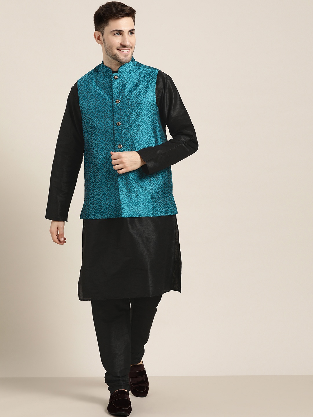 

SOJANYA Men Black & Blue Ethnic Motifs Kurta Set with Nehru Jacket