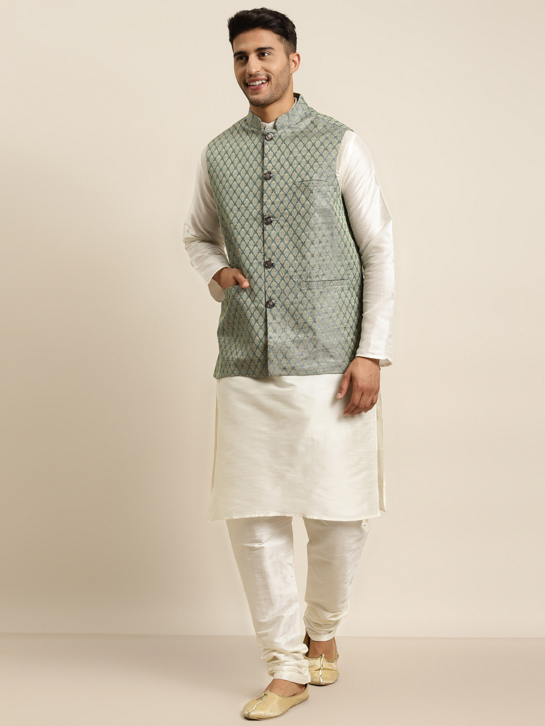 

SOJANYA Men Off White Kurta with Churidar & Nehru Jacket