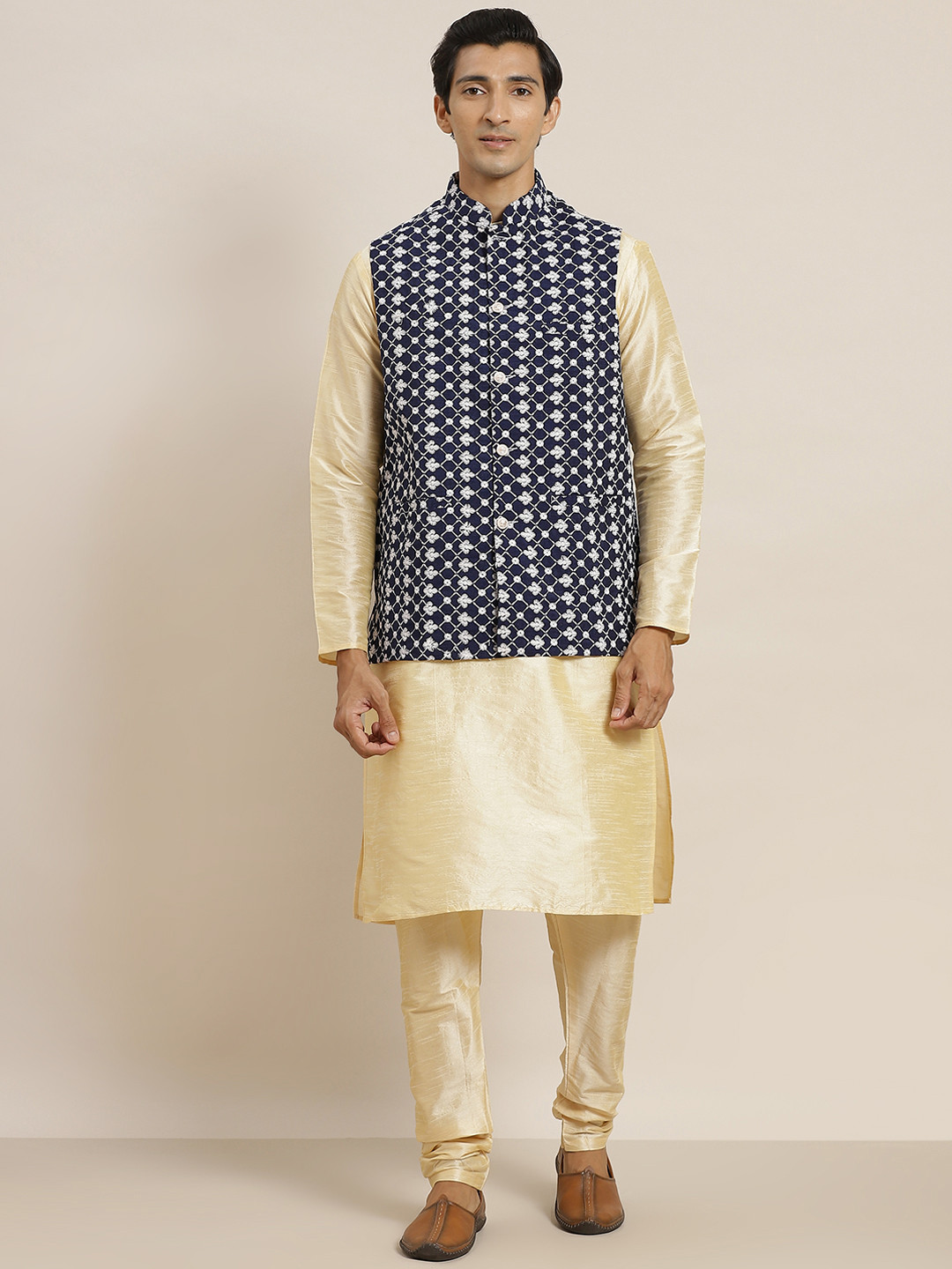 

SOJANYA Men Golden Thread Work Kurta Set With Jacket, Gold