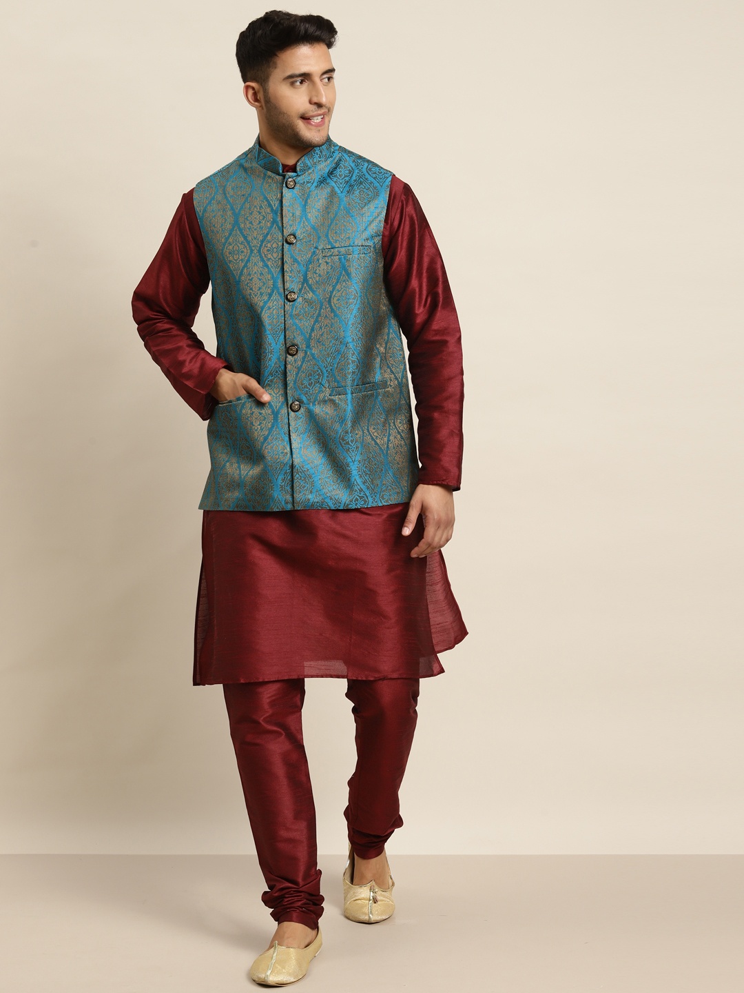 

SOJANYA Men Maroon Solid Kurta with Churidar & Nehru Jacket