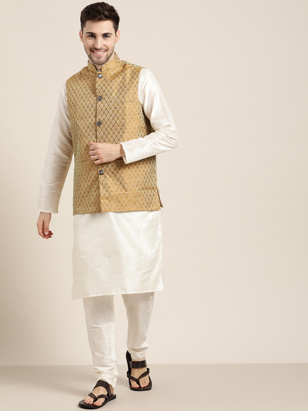 

SOJANYA Men Off White & Mustard Yellow Ethnic Motifs Kurta Set with Nehru Jacket