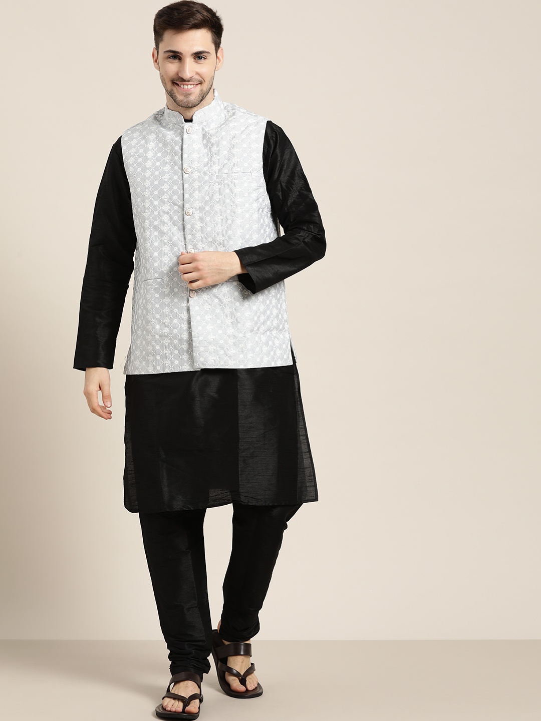 

SOJANYA Men Black & Grey Ethnic Motifs Embroidered Kurta Set With Nehru Jacket