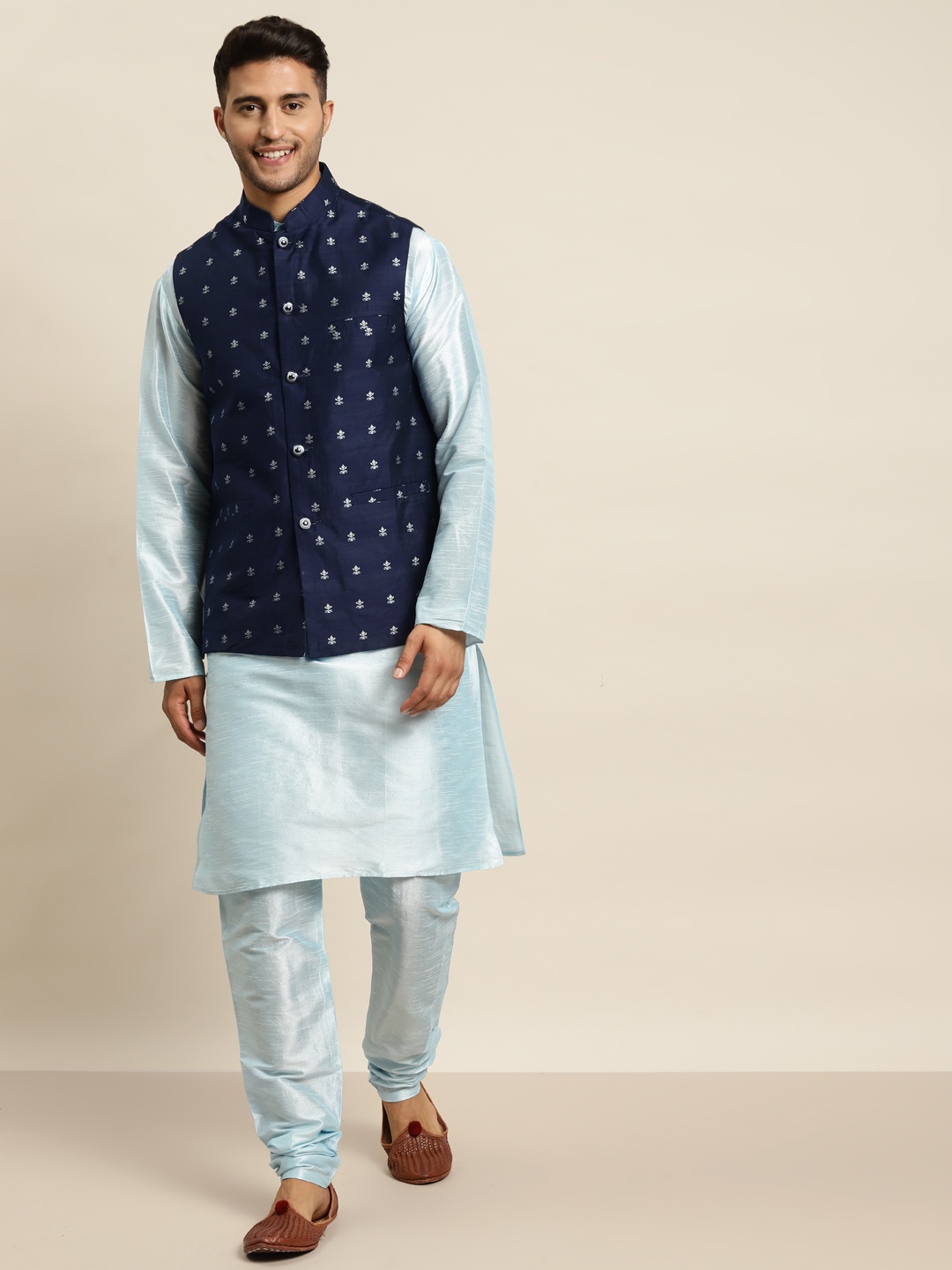 

SOJANYA Men Turquoise Blue Kurta with Churidar & Nehru Jacket