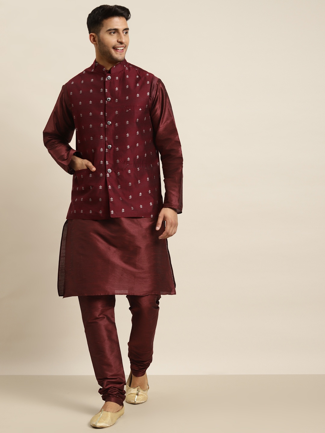 

SOJANYA Men Maroon & White Ethnic Motifs Woven Design Jacquard Kurta with Churidar