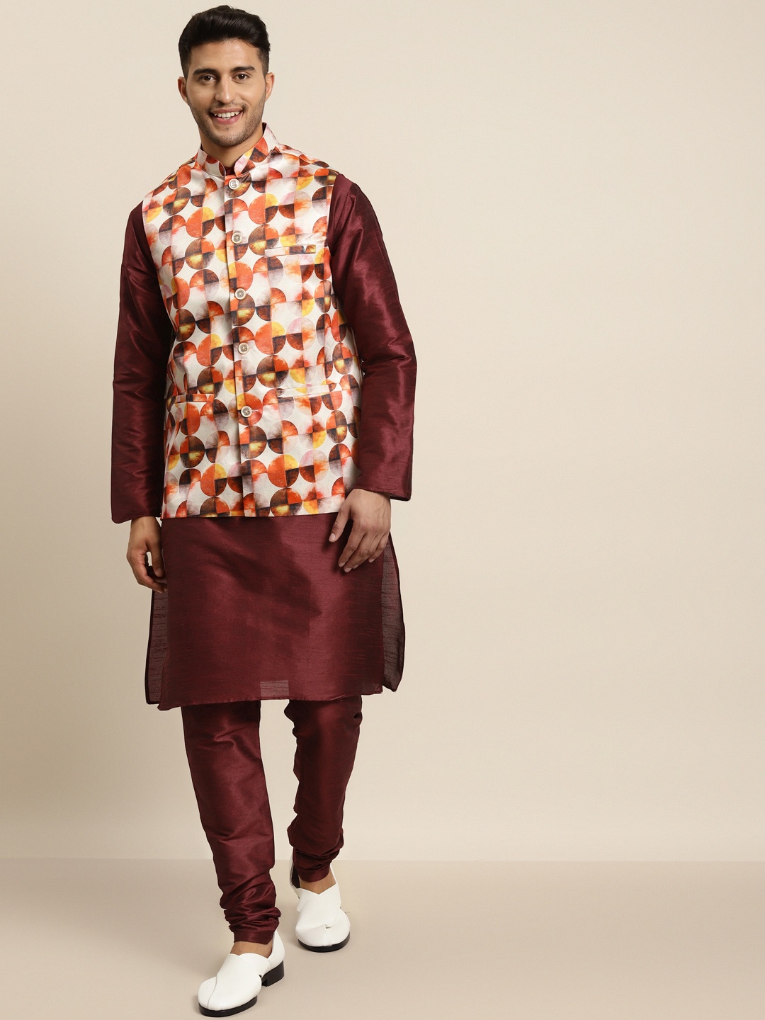 

SOJANYA Men Maroon Kurta Set With Jacket